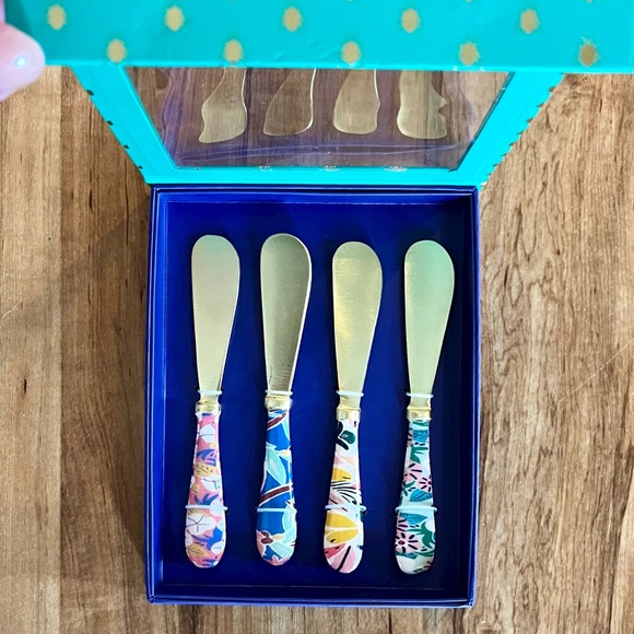 NWT Anthropologie 4 pc Cheese Spreader Set Floral Flower Spring Decor Kitchen - Picture 2 of 4